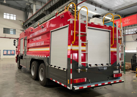 Professional IVECO Heavy Duty Fire Truck 6x4 For Road Spraying Multifunctional