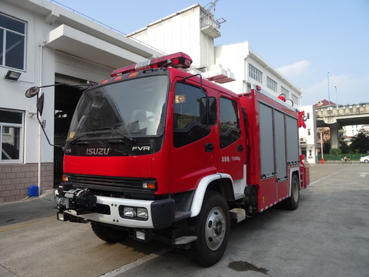 ISUZU 240HP Light Rescue Fire Truck 6 Wheeled With 5 Ton Crane
