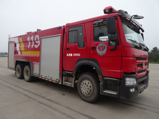 China BUENA CALIDAD HOWO 6 * 4 GRAN TAMAÑO 17000L Espuma de agua Camión de rescate contra incendios