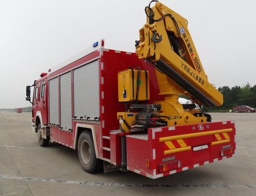 Howo Fire Fighting Light Rescue Fire Truck 228KW 4x2 With 5 Ton Crane
